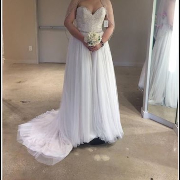 Never worn plus size allure bridal - Picture 4 of 6